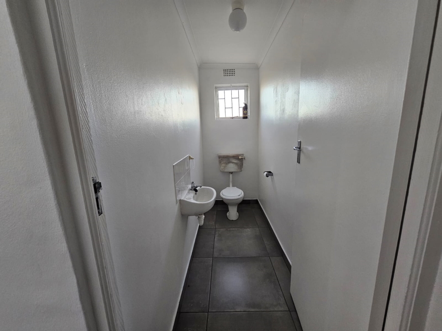 To Let 5 Bedroom Property for Rent in Saldanha Heights Western Cape